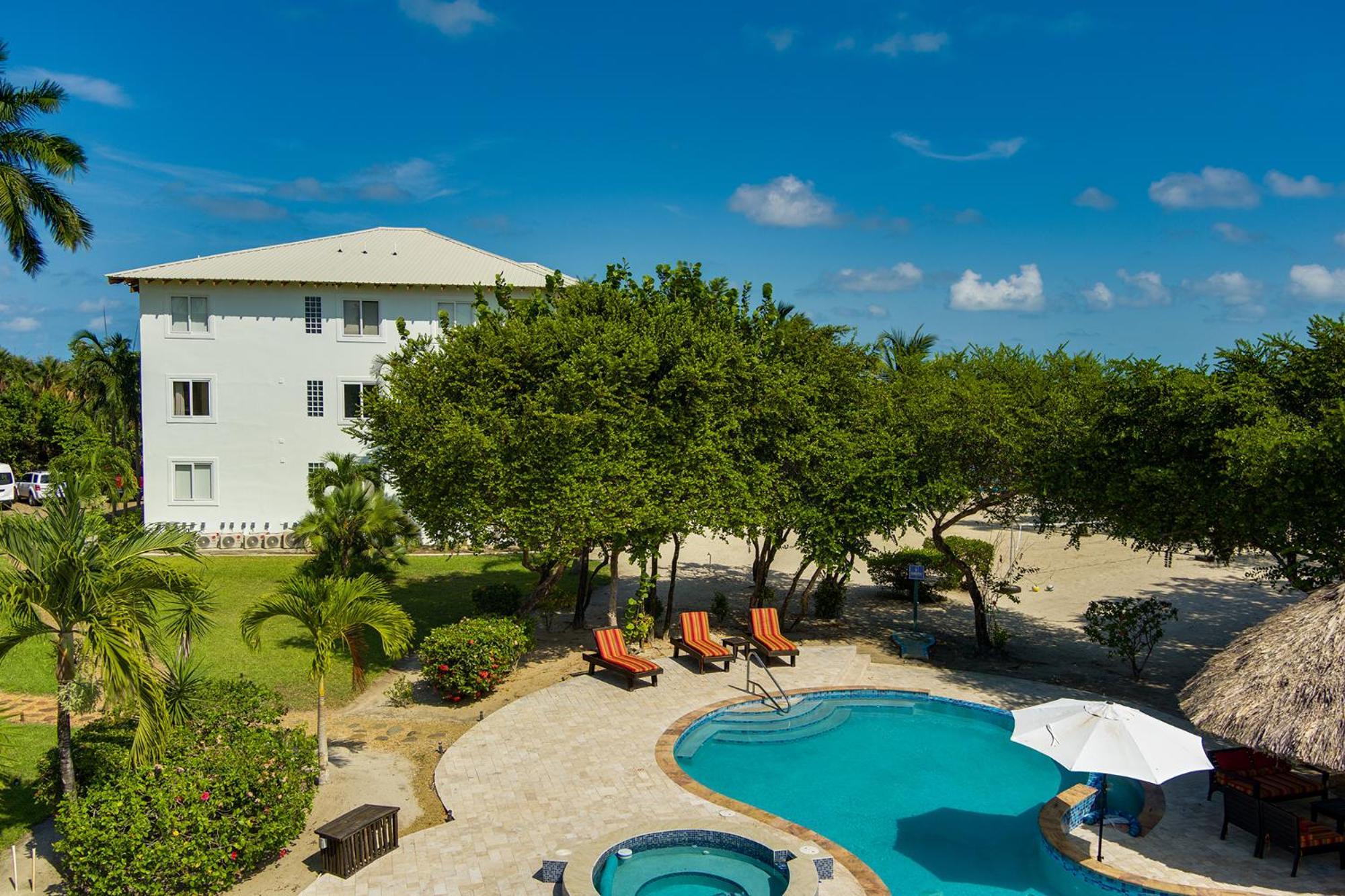 The Villas At Cocoplum Placencia Exterior photo