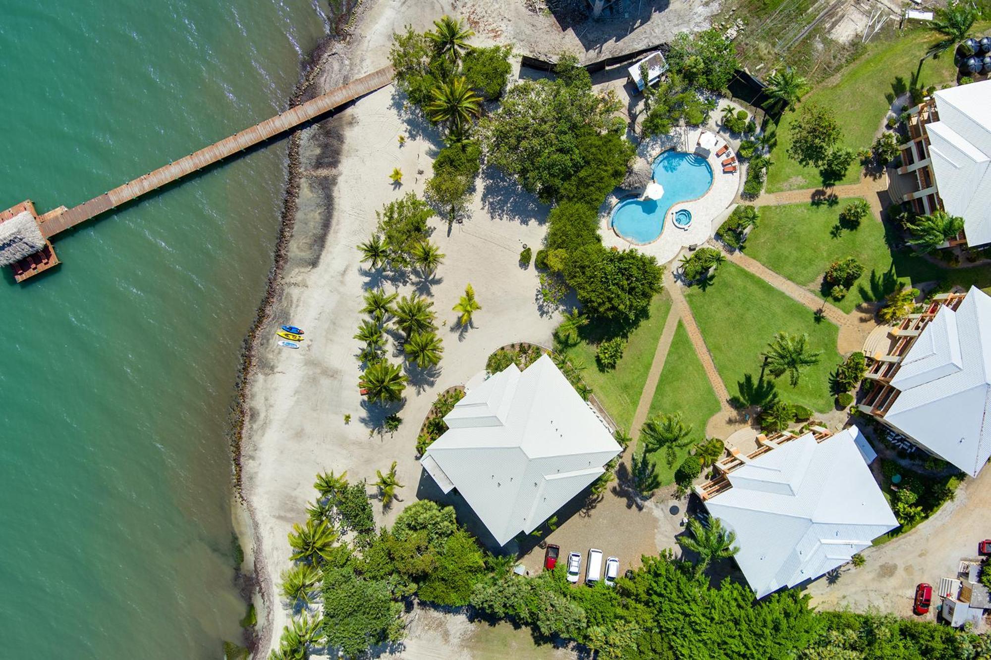 The Villas At Cocoplum Placencia Exterior photo