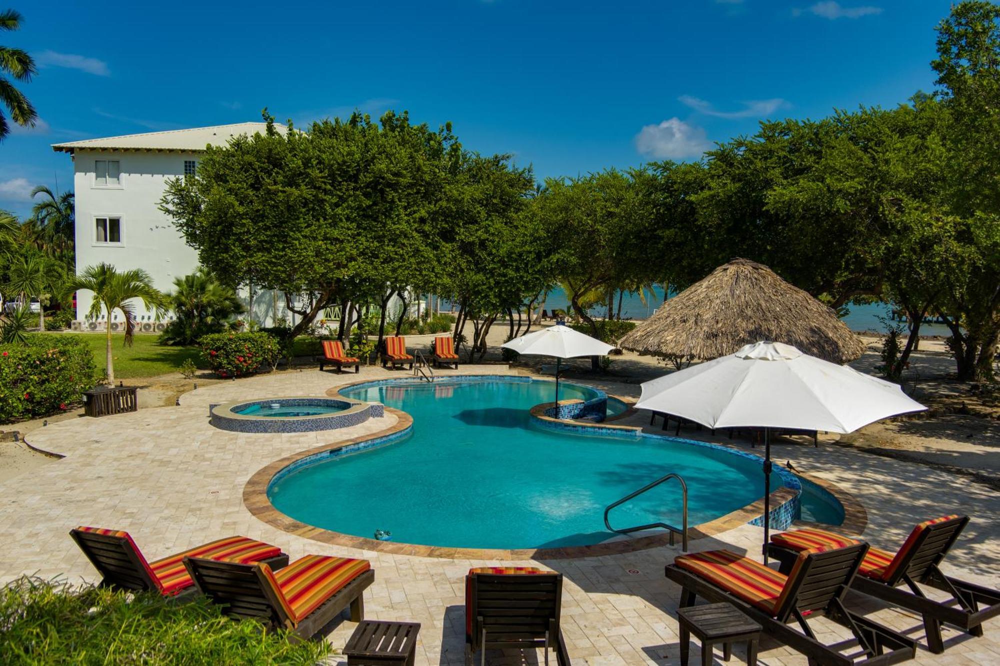 The Villas At Cocoplum Placencia Exterior photo