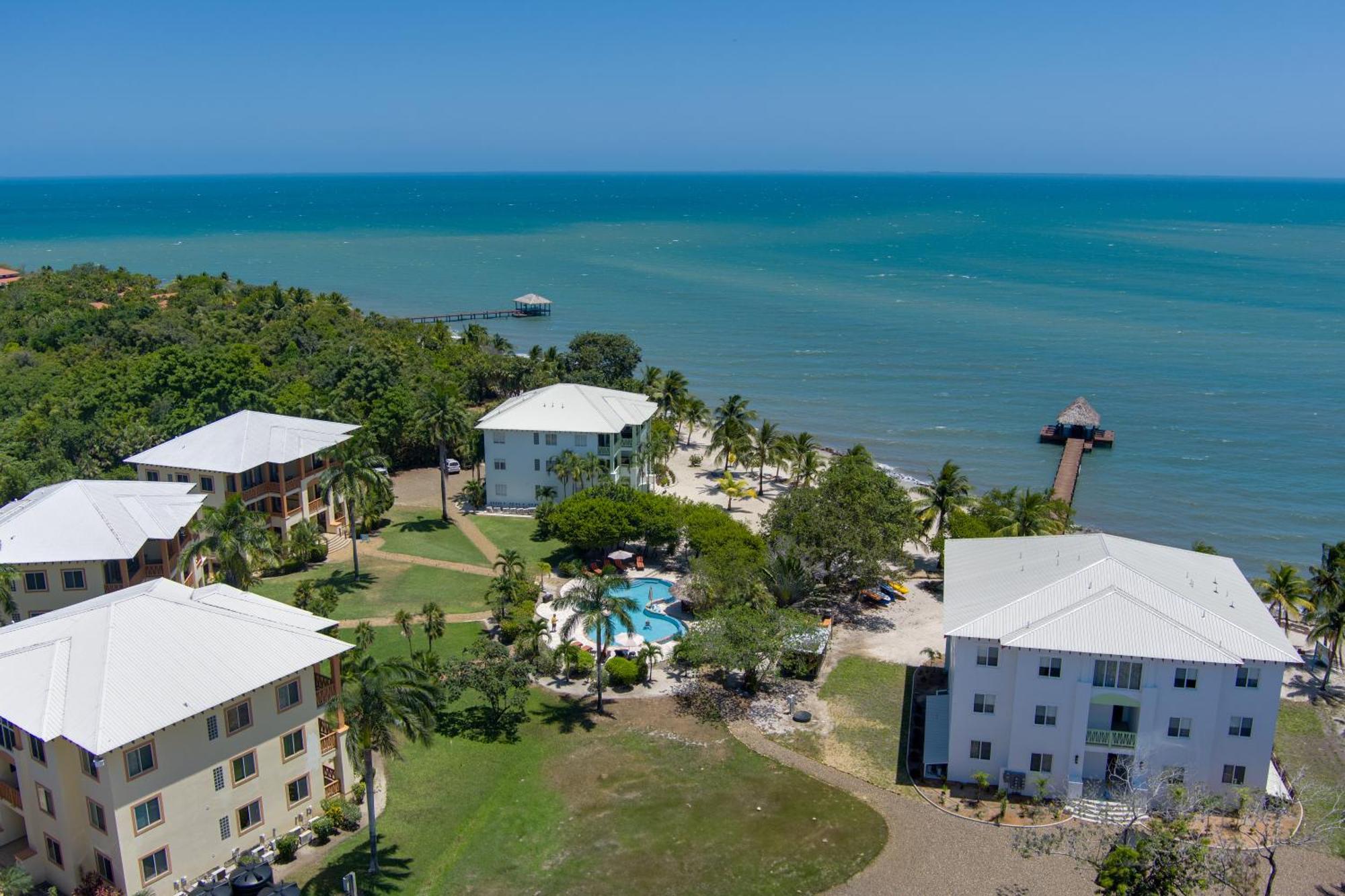 The Villas At Cocoplum Placencia Exterior photo