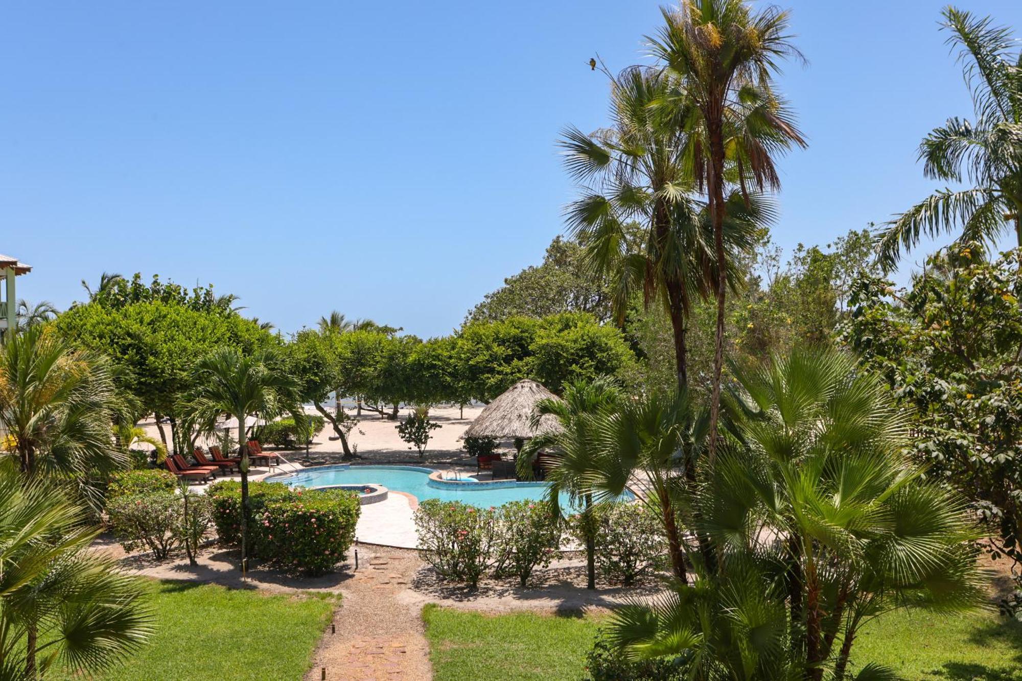 The Villas At Cocoplum Placencia Exterior photo